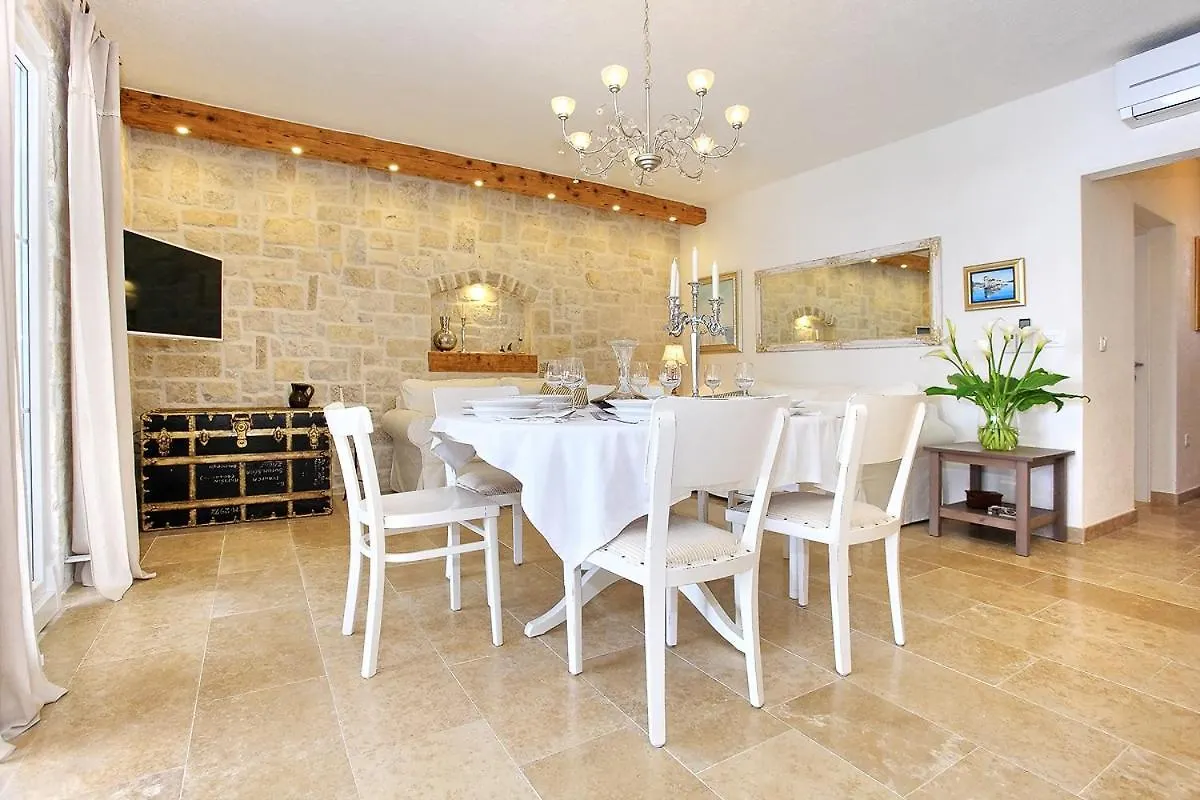 Villa Antisin Преко 0*,  Хорватия